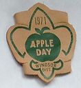 Filename=Windsor_AppleDay_1971.jpg
Filesize=45KiB
Dimensions=330x357
Date added=%536 %27, %2020 Windsor_AppleDay_1971.jpg